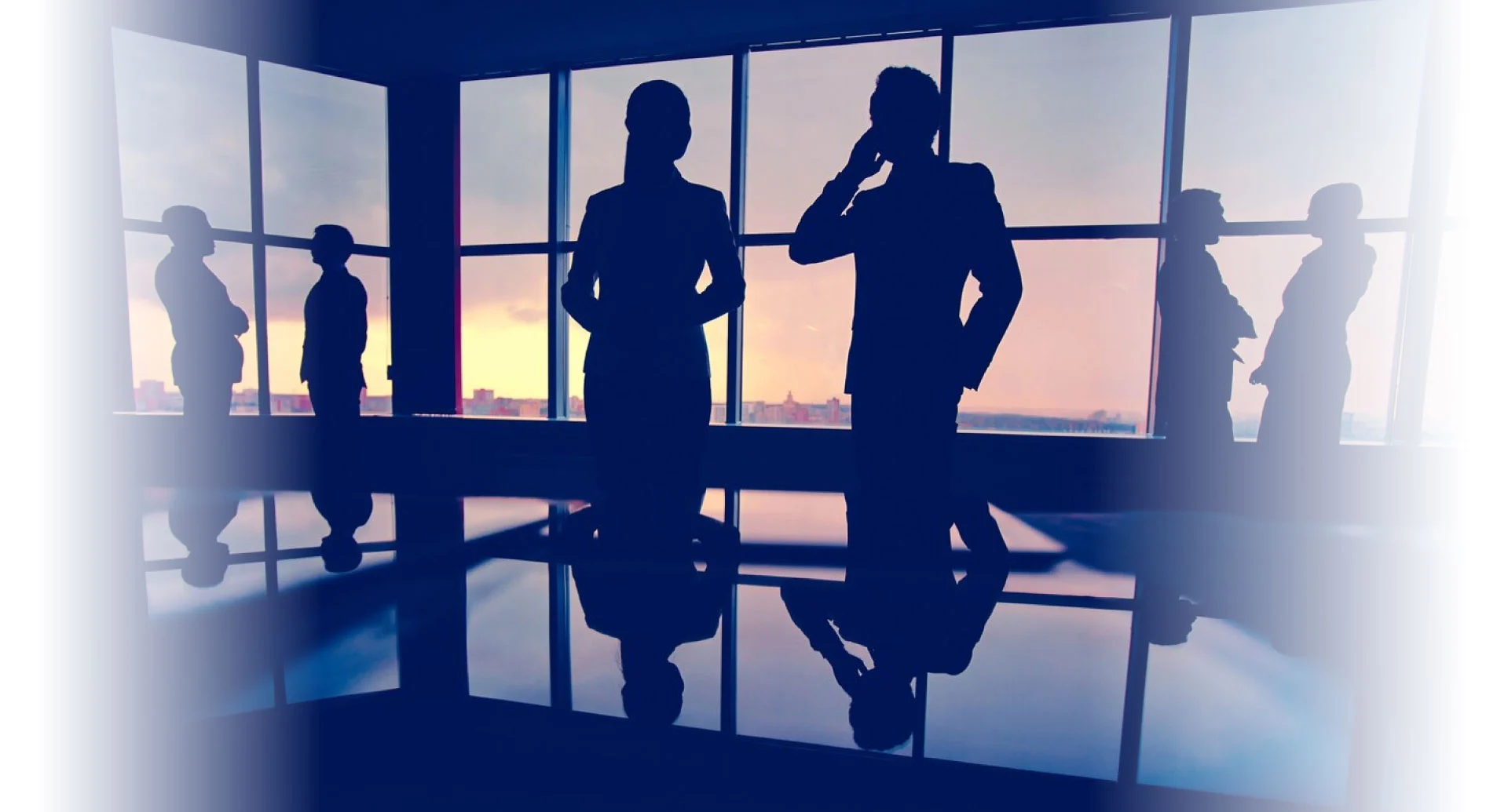 factor-oscuro-siluetas-colaboradoresjpg Imagen de siluetas de personas en referencia a la evaluación de riesgos de la prueba Factor Oscuro de Psigma Corp