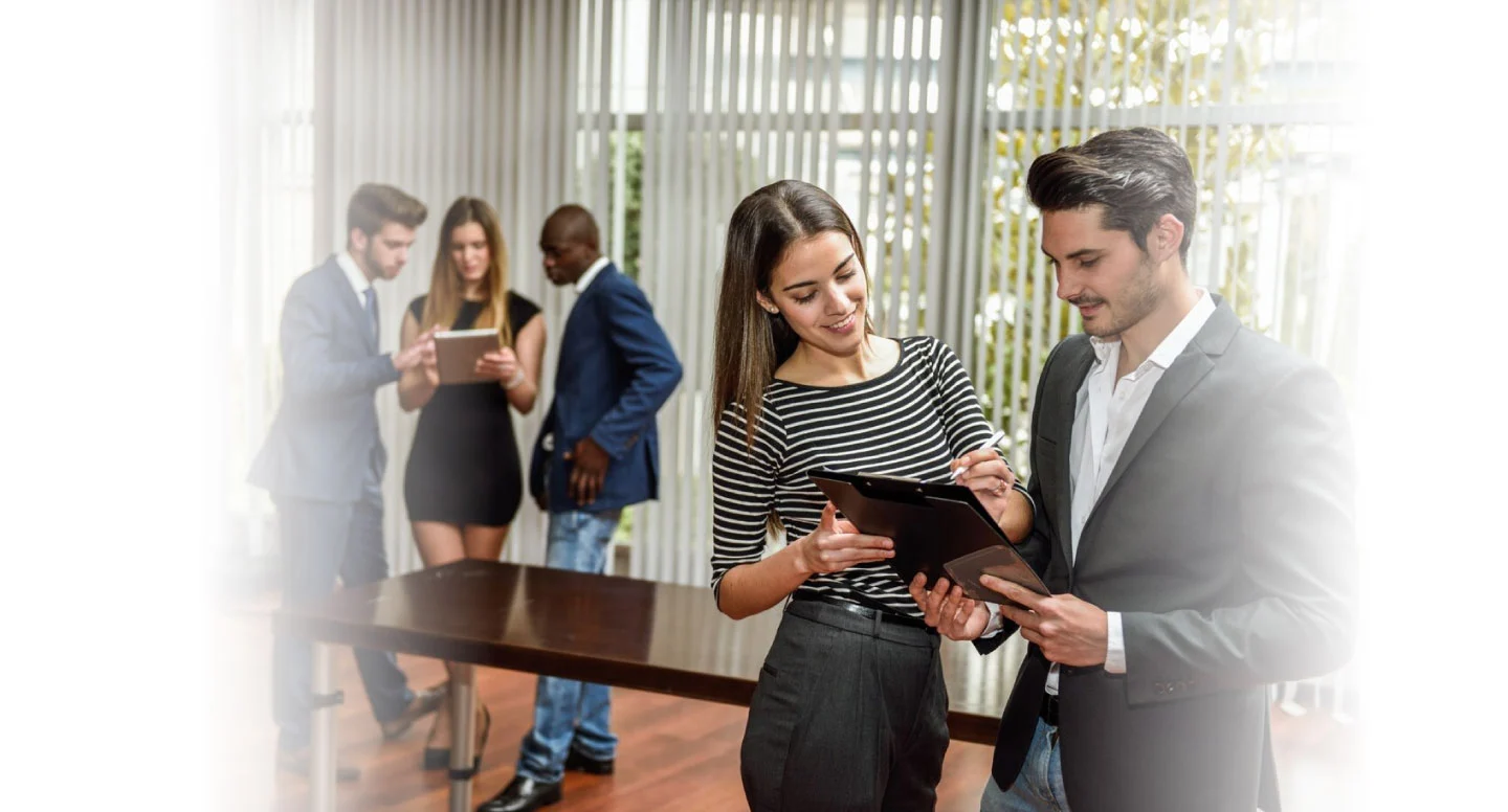 neuro-kompe-preferencias-grupo-trabajo Imagen de equipo de trabajo en referencia a la evaluación de competencias de la prueba Neuro Kompe de Psigma Corp